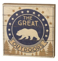 Box Sign "The Great Outdoors"