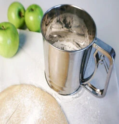 Triple Mesh Flour Sifter -Home Furnishings SIFT 5TM TRIPLE MESH FLOUR SIFTER3