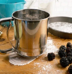 Triple Mesh Flour Sifter -Home Furnishings SIFT 5TM TRIPLE MESH FLOUR SIFTER5